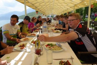 Jeff Riley  Cycling on the  tour with redspokes